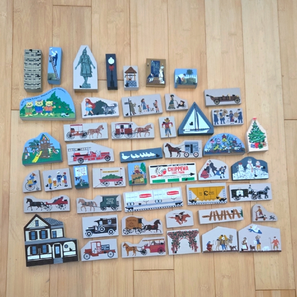Large Lot of 37 Cat's Meow Wooden Shelf Sitter Village Lot